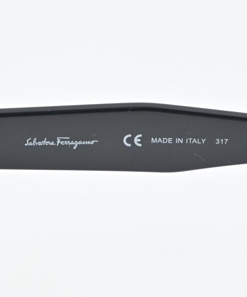 Salvatore Ferragamo แว่นกันแดด