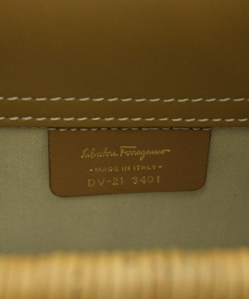 Salvatore Ferragamo กระเป๋าทรงตะกร้า