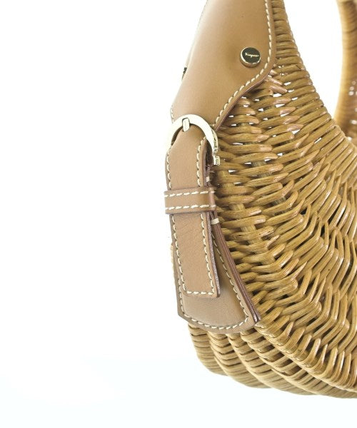 Salvatore Ferragamo กระเป๋าทรงตะกร้า
