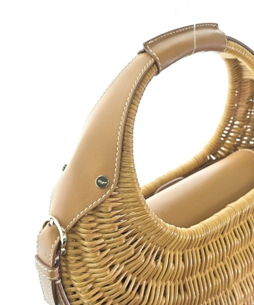 Salvatore Ferragamo กระเป๋าทรงตะกร้า