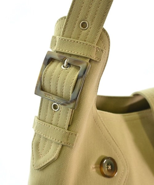 Salvatore Ferragamo กระเป๋าถือ