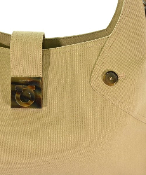 Salvatore Ferragamo กระเป๋าถือ