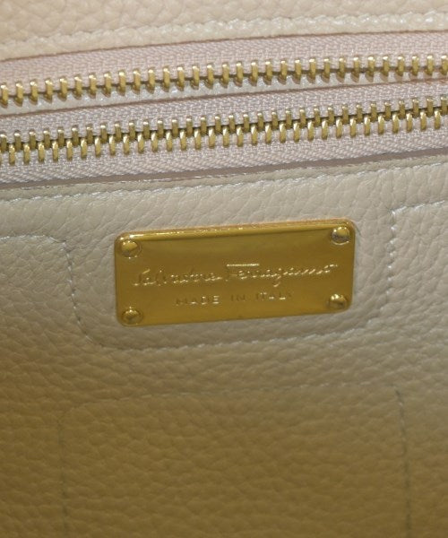Salvatore Ferragamo กระเป๋าถือ