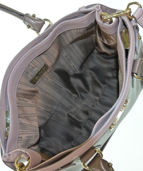Salvatore Ferragamo กระเป๋าถือ