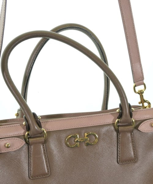 Salvatore Ferragamo กระเป๋าถือ