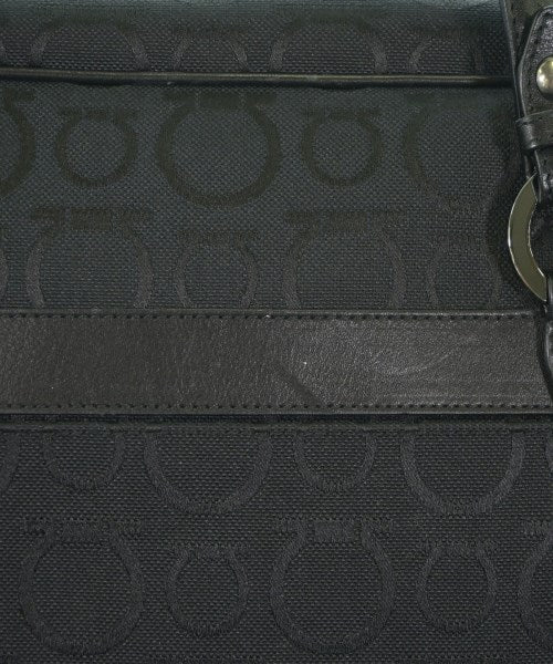 Salvatore Ferragamo กระเป๋าถือขนาดใหญ่