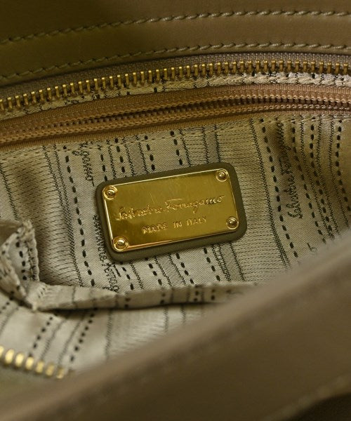 Salvatore Ferragamo กระเป๋าสะพาย