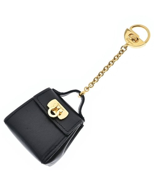 Salvatore Ferragamo เครื่องประดับบนกระเป๋า