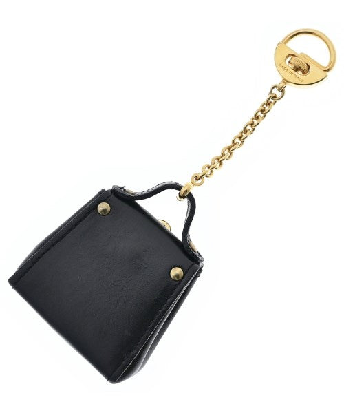Salvatore Ferragamo เครื่องประดับบนกระเป๋า