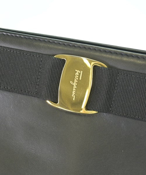 Salvatore Ferragamo กระเป๋าถือขนาดใหญ่