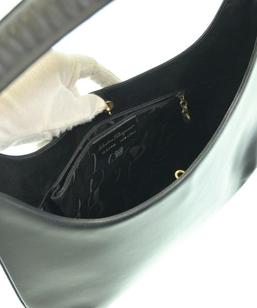 Salvatore Ferragamo กระเป๋าสะพาย