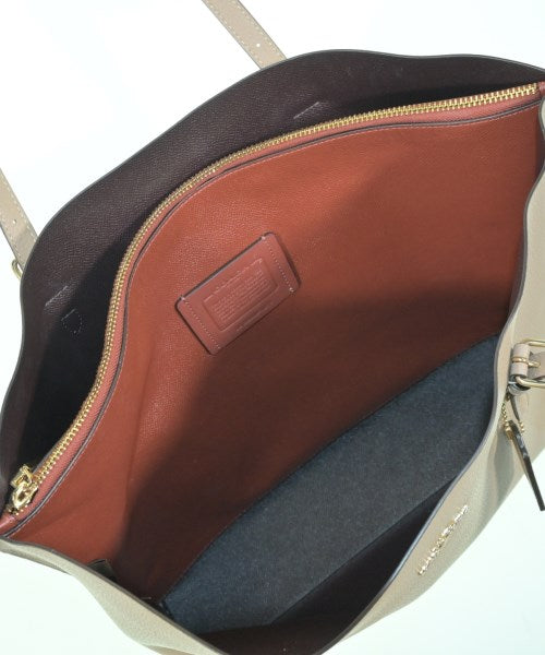 COACH กระเป๋าถือขนาดใหญ่
