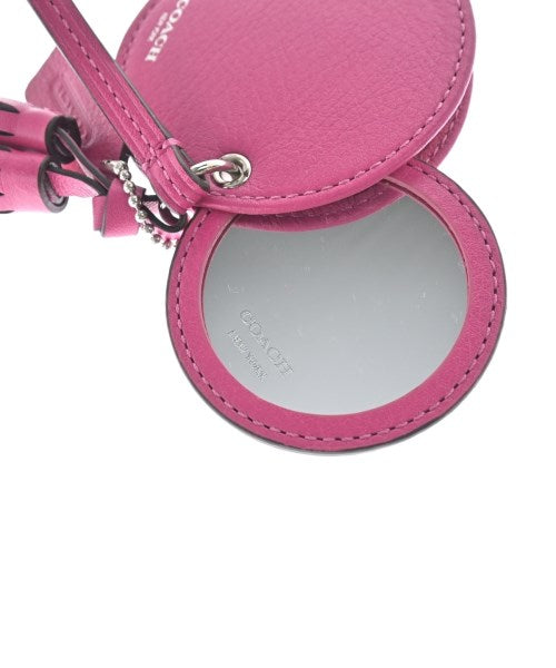 COACH เครื่องประดับบนกระเป๋า