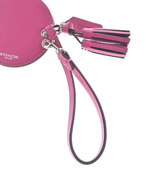 COACH เครื่องประดับบนกระเป๋า