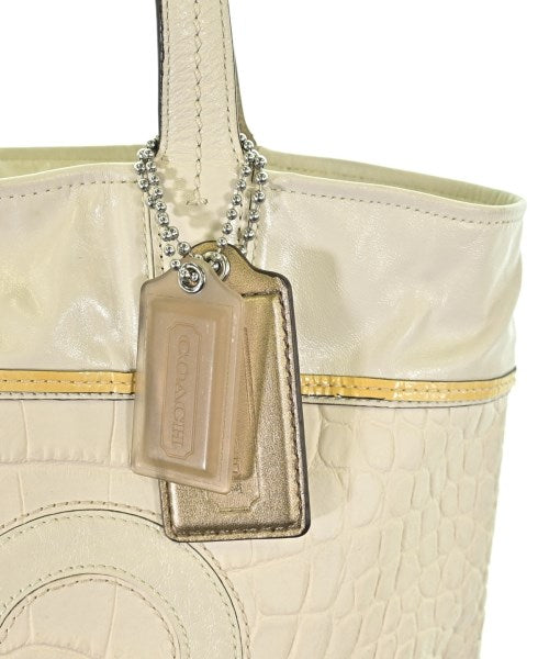 COACH กระเป๋าถือขนาดใหญ่