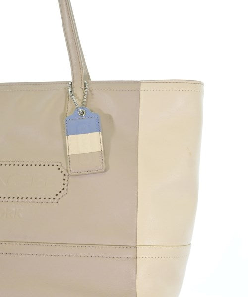 COACH กระเป๋าถือขนาดใหญ่