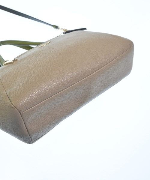 COACH กระเป๋าถือขนาดใหญ่