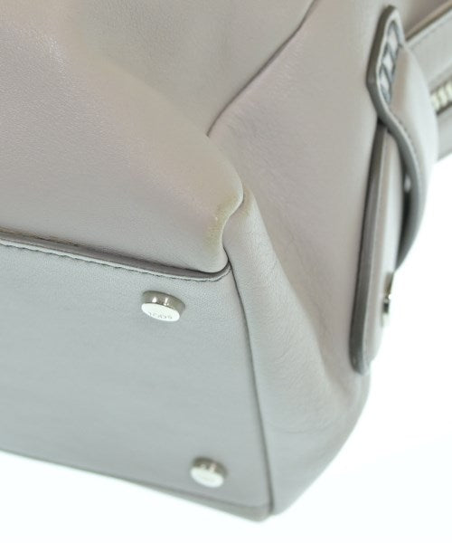 TOD'S กระเป๋าใส่อุปกรณ์ขนาดใหญ่