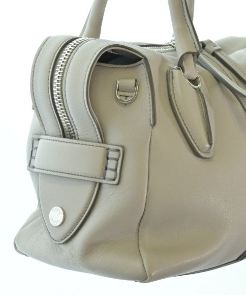 TOD'S กระเป๋าใส่อุปกรณ์ขนาดใหญ่