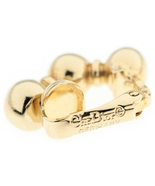 Christian Dior เจาะ