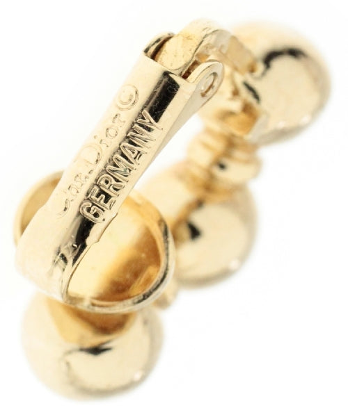 Christian Dior เจาะ