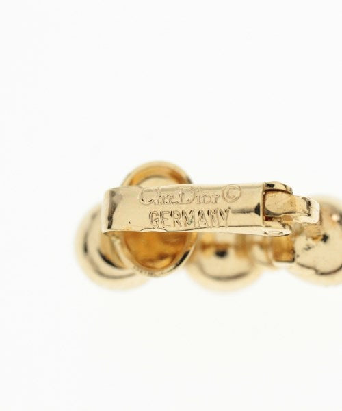 Christian Dior เจาะ