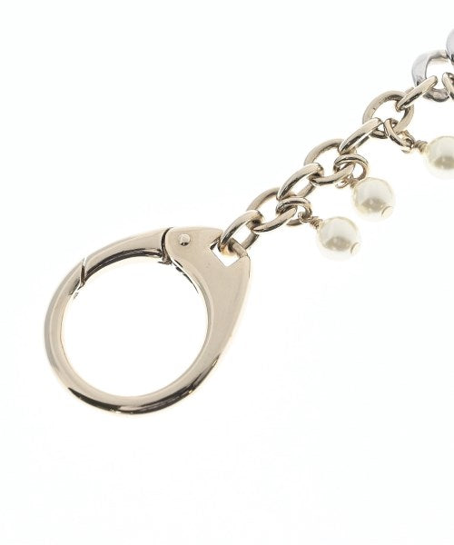 Christian Dior เครื่องประดับบนกระเป๋า