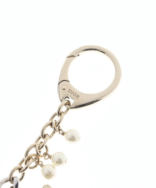 Christian Dior เครื่องประดับบนกระเป๋า