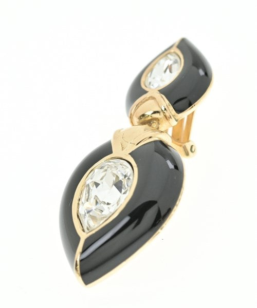 Christian Dior เจาะ
