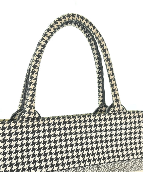 Christian Dior กระเป๋าถือขนาดใหญ่