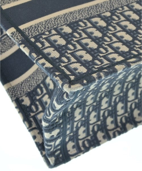 Christian Dior กระเป๋าถือขนาดใหญ่