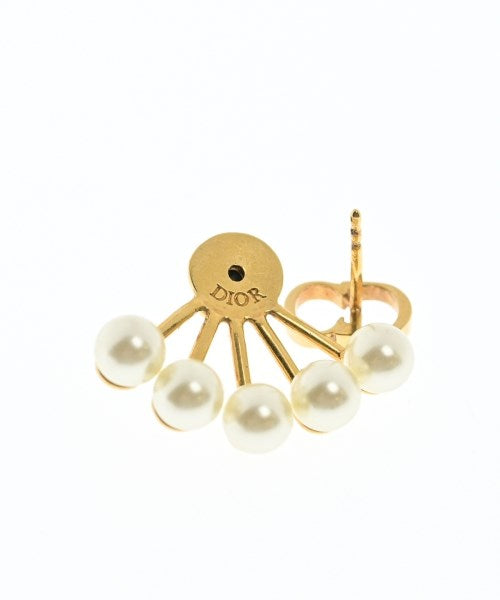 Christian Dior เจาะ