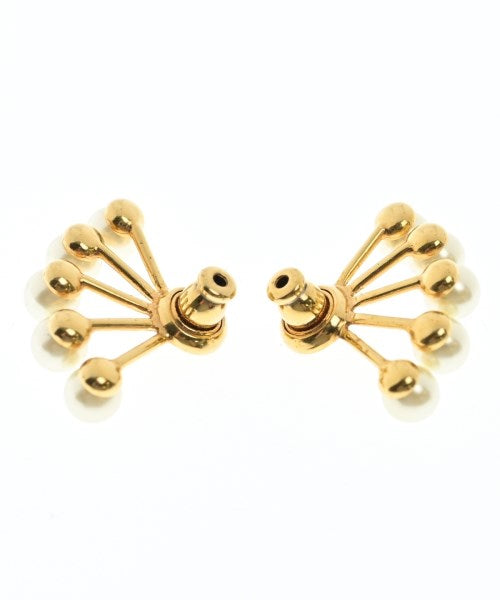 Christian Dior เจาะ