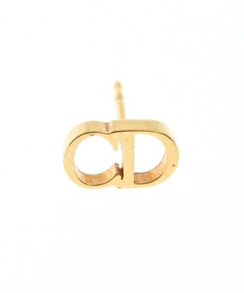 Christian Dior เจาะ