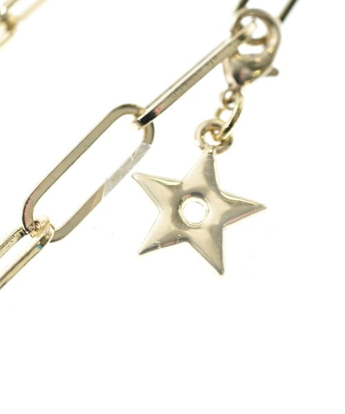 Christian Dior เครื่องประดับบนกระเป๋า