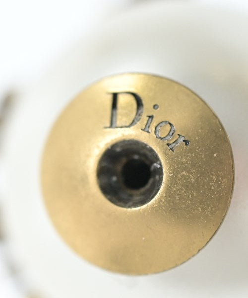 Christian Dior เจาะ