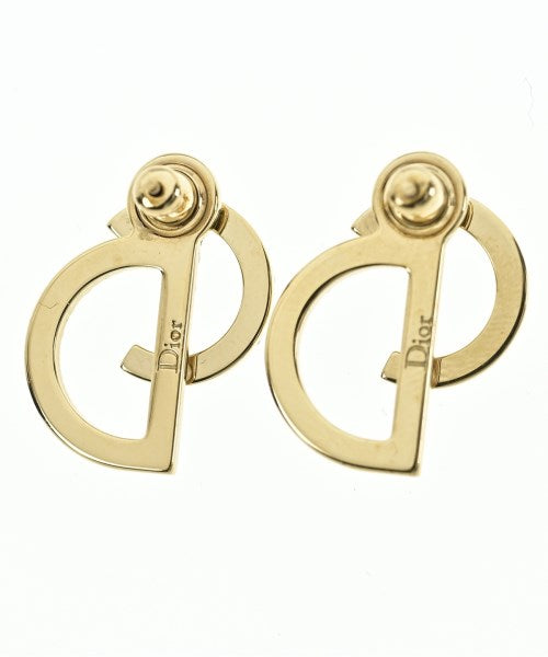 Christian Dior เจาะ