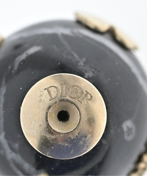 Christian Dior เจาะ