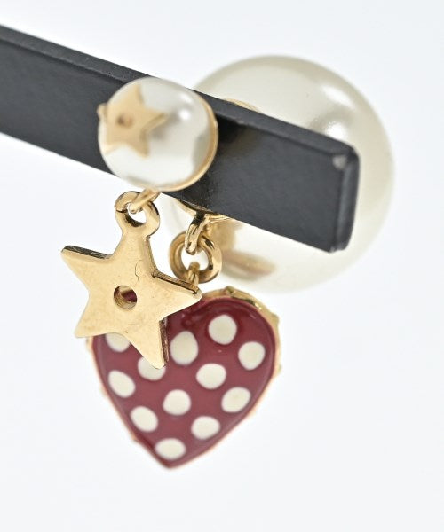 Christian Dior เจาะ