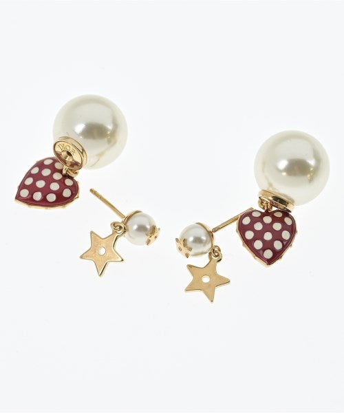 Christian Dior เจาะ