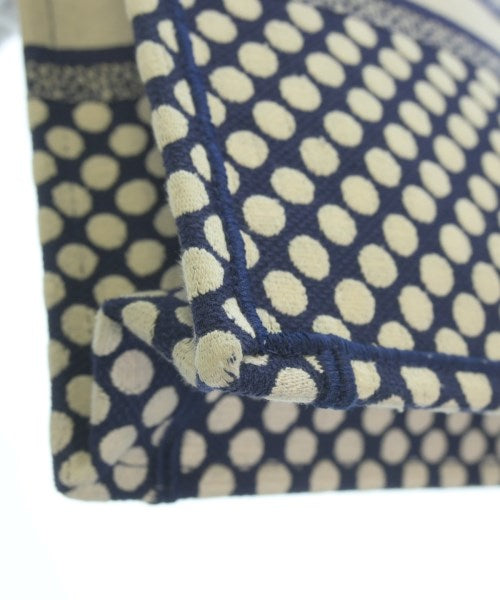 Christian Dior กระเป๋าถือขนาดใหญ่