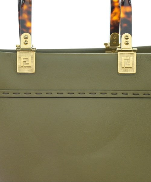 FENDI กระเป๋าถือขนาดใหญ่