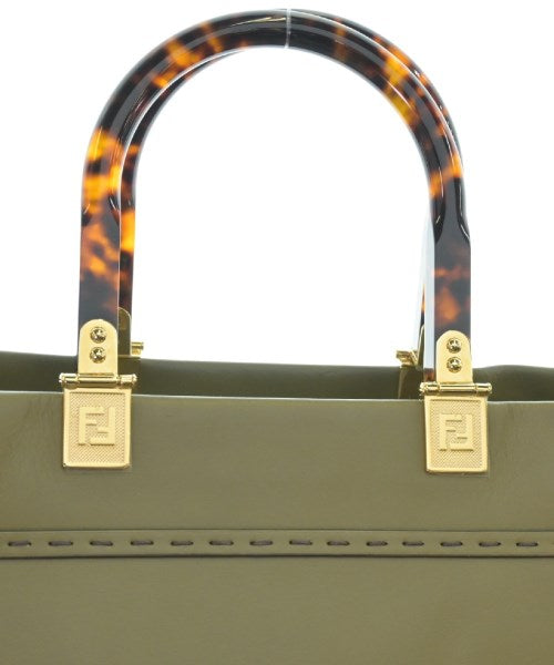 FENDI กระเป๋าถือขนาดใหญ่