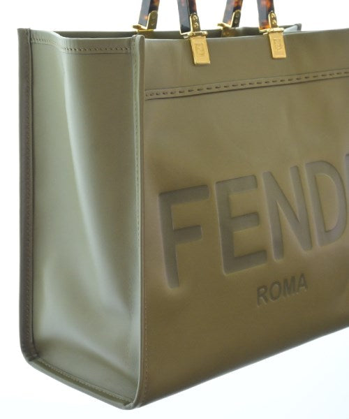 FENDI กระเป๋าถือขนาดใหญ่