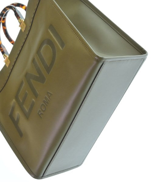 FENDI กระเป๋าถือขนาดใหญ่