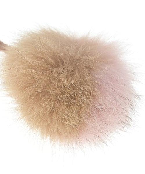 FENDI เครื่องประดับบนกระเป๋า