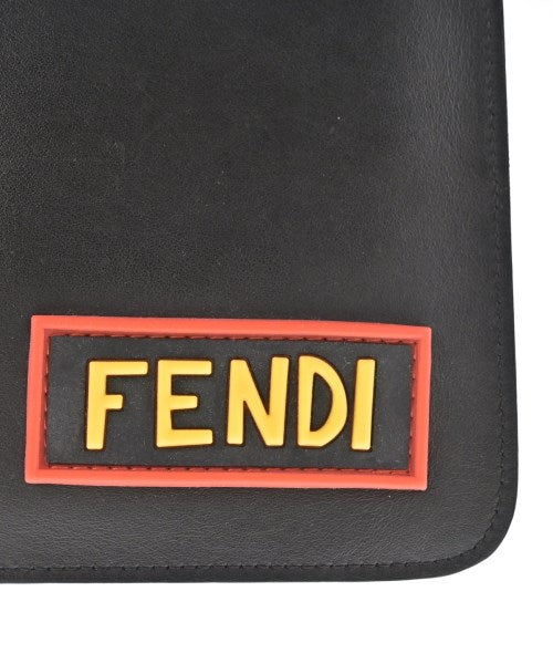 FENDI คลัตช์