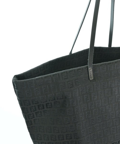 FENDI กระเป๋าถือขนาดใหญ่