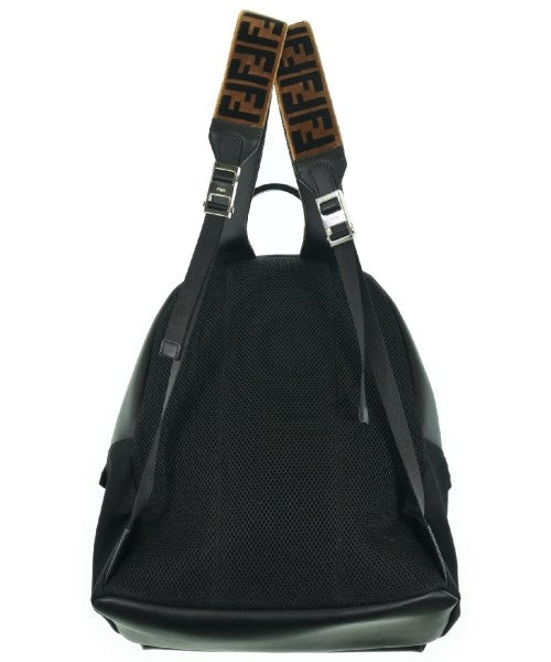 FENDI เป้สะพายหลัง