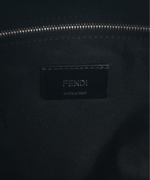 FENDI เป้สะพายหลัง